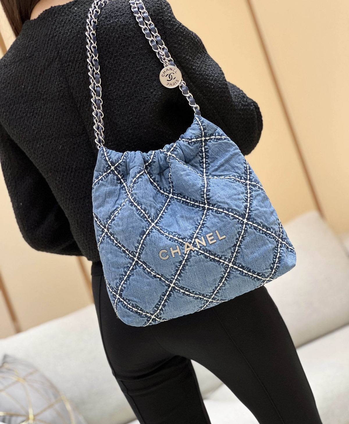 Ellebag’s Exquisite Replica of the Chanel 22 Small Handbag: A Denim Masterpiece with Silver-Tone Hardware(2024 Dec Updated)-Best Quality Fake Louis Vuitton Bag Online Store, Replica designer bag ru