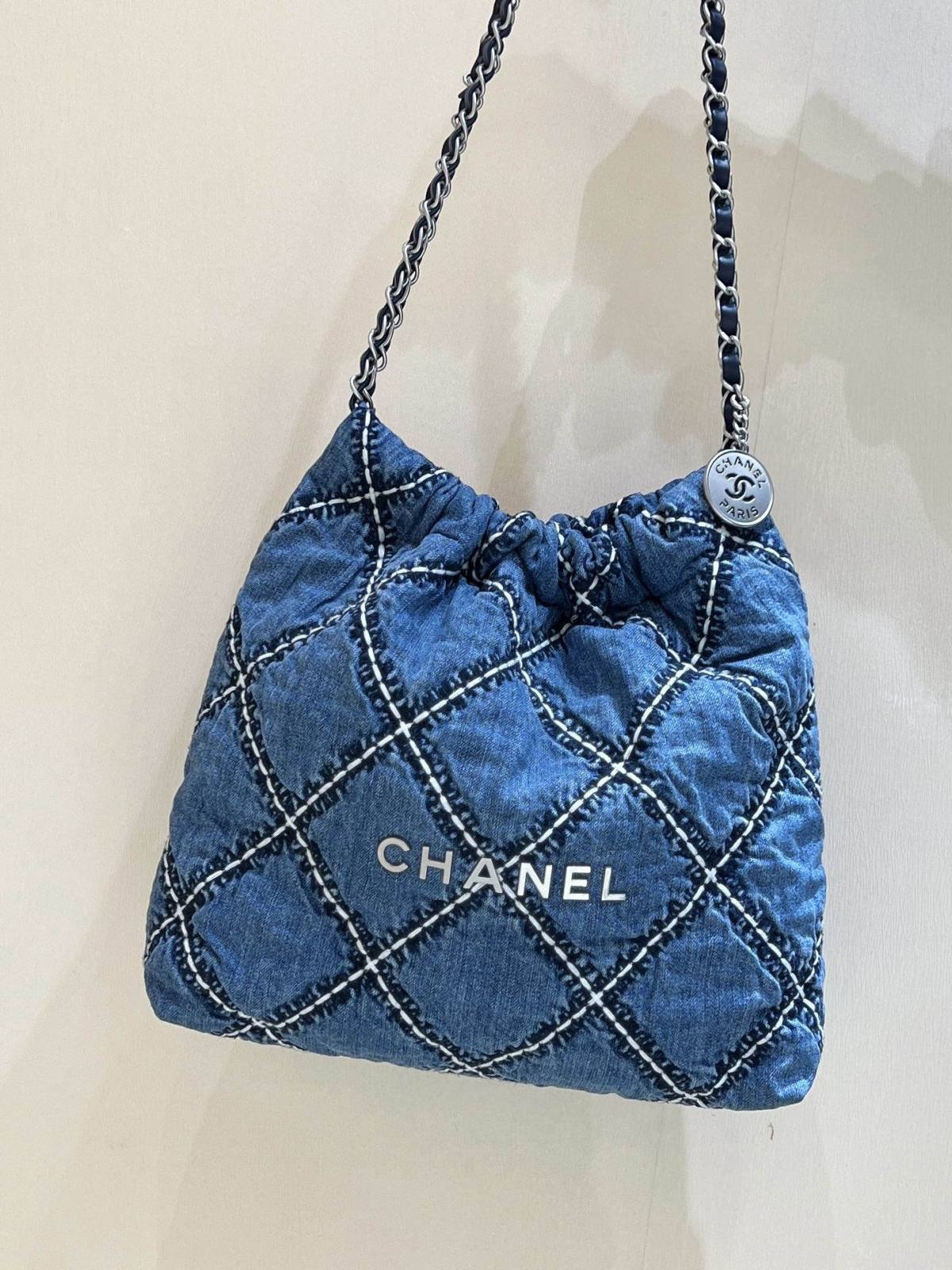 Ellebag’s Exquisite Replica of the Chanel 22 Small Handbag: A Denim Masterpiece with Silver-Tone Hardware(2024 Dec Updated)-Best Quality Fake Louis Vuitton Bag Online Store, Replica designer bag ru