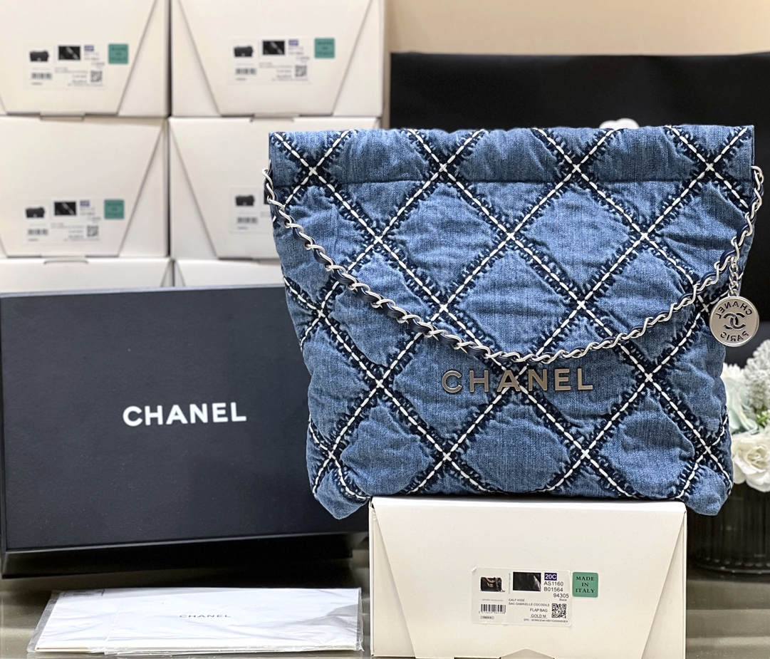 Ellebag’s Exquisite Replica of the Chanel 22 Small Handbag: A Denim Masterpiece with Silver-Tone Hardware(2024 Dec Updated)-Best Quality Fake Louis Vuitton Bag Online Store, Replica designer bag ru