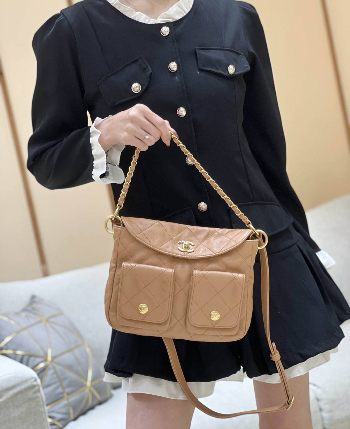 Ellebag’s Exquisite Replica of the Chanel 24P Hobo Bag: A 24cm Masterpiece with Pearl Chain and Champagne Gold Hardware(2024 Dec Updated)-Best Quality Fake Louis Vuitton Bag Online Store, Replica designer bag ru