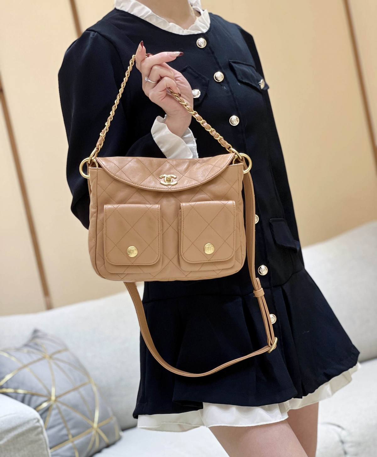 Ellebag’s Exquisite Replica of the Chanel 24P Hobo Bag: A 24cm Masterpiece with Pearl Chain and Champagne Gold Hardware(2024 Dec Updated)-Best Quality Fake Louis Vuitton Bag Online Store, Replica designer bag ru