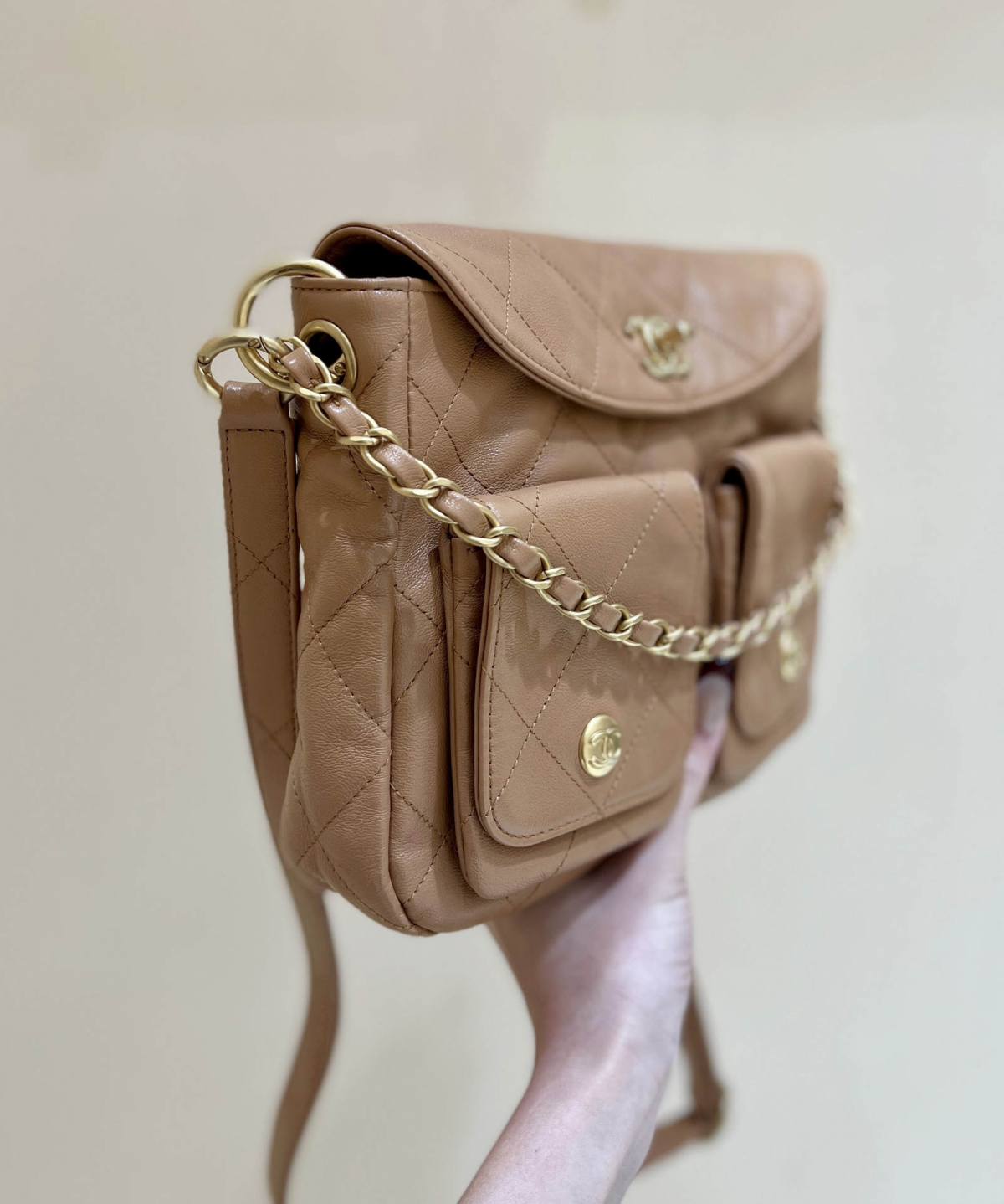 Ellebag’s Exquisite Replica of the Chanel 24P Hobo Bag: A 24cm Masterpiece with Pearl Chain and Champagne Gold Hardware(2024 Dec Updated)-Best Quality Fake Louis Vuitton Bag Online Store, Replica designer bag ru