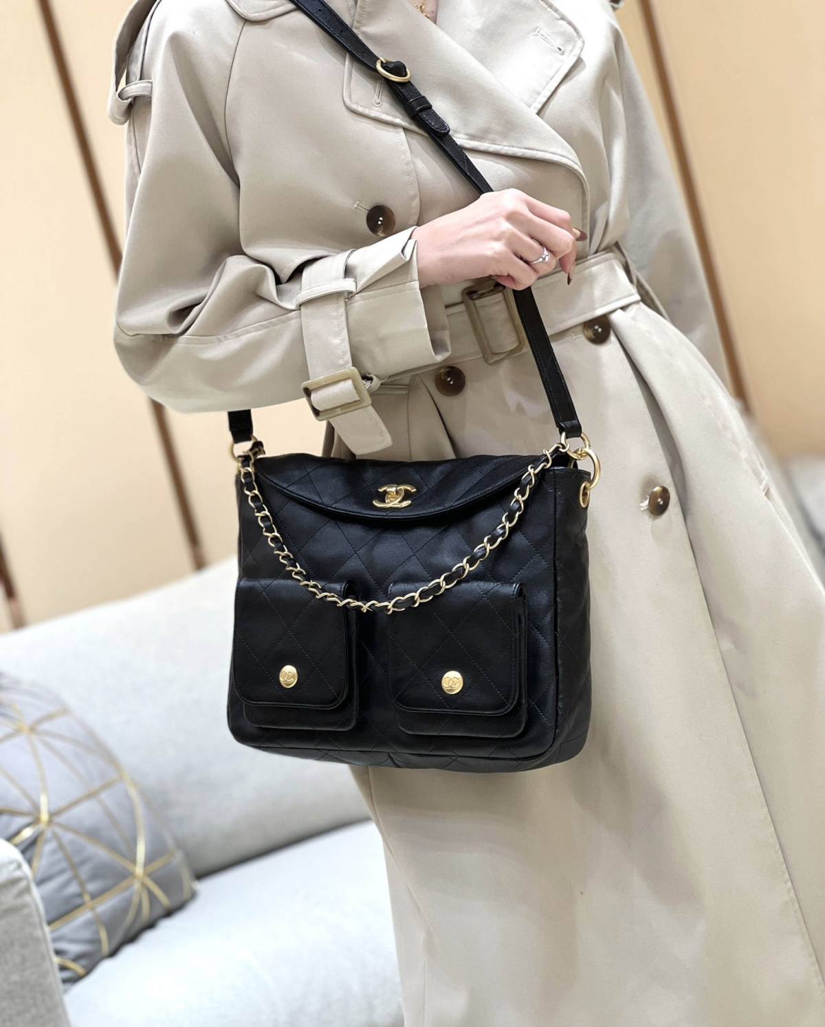 Ellebag’s Exquisite Replica of the Chanel 24P Hobo Bag: A 30cm Black Masterpiece with Aged Hardware(2024 Dec Updated)-Best Quality Fake Louis Vuitton Bag Online Store, Replica designer bag ru