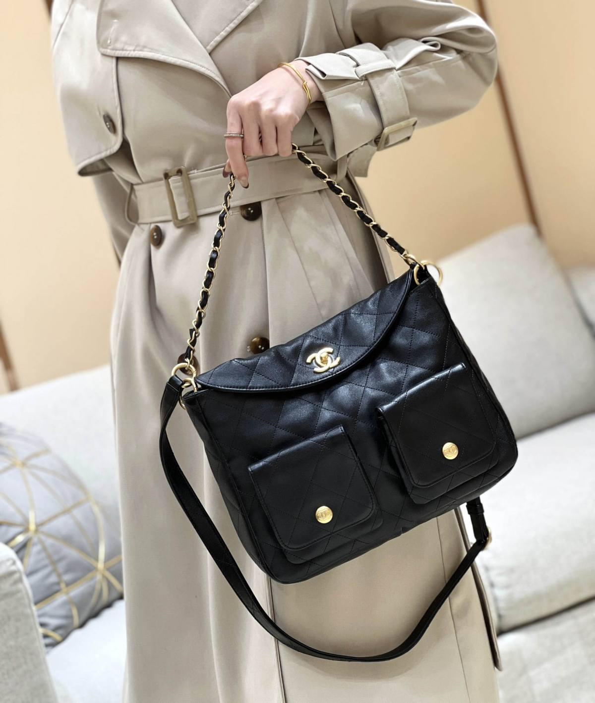 Ellebag’s Exquisite Replica of the Chanel 24P Hobo Bag: A 30cm Black Masterpiece with Aged Hardware(2024 Dec Updated)-Best Quality Fake Louis Vuitton Bag Online Store, Replica designer bag ru