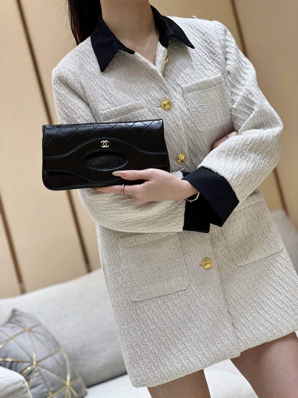 Ellebag’s Exquisite Replica of the Chanel 31 Pouch Bag: A 25cm Masterpiece with Pearl Chain and Champagne Gold Hardware(2024 Dec Updated)-Best Quality Fake Louis Vuitton Bag Online Store, Replica designer bag ru