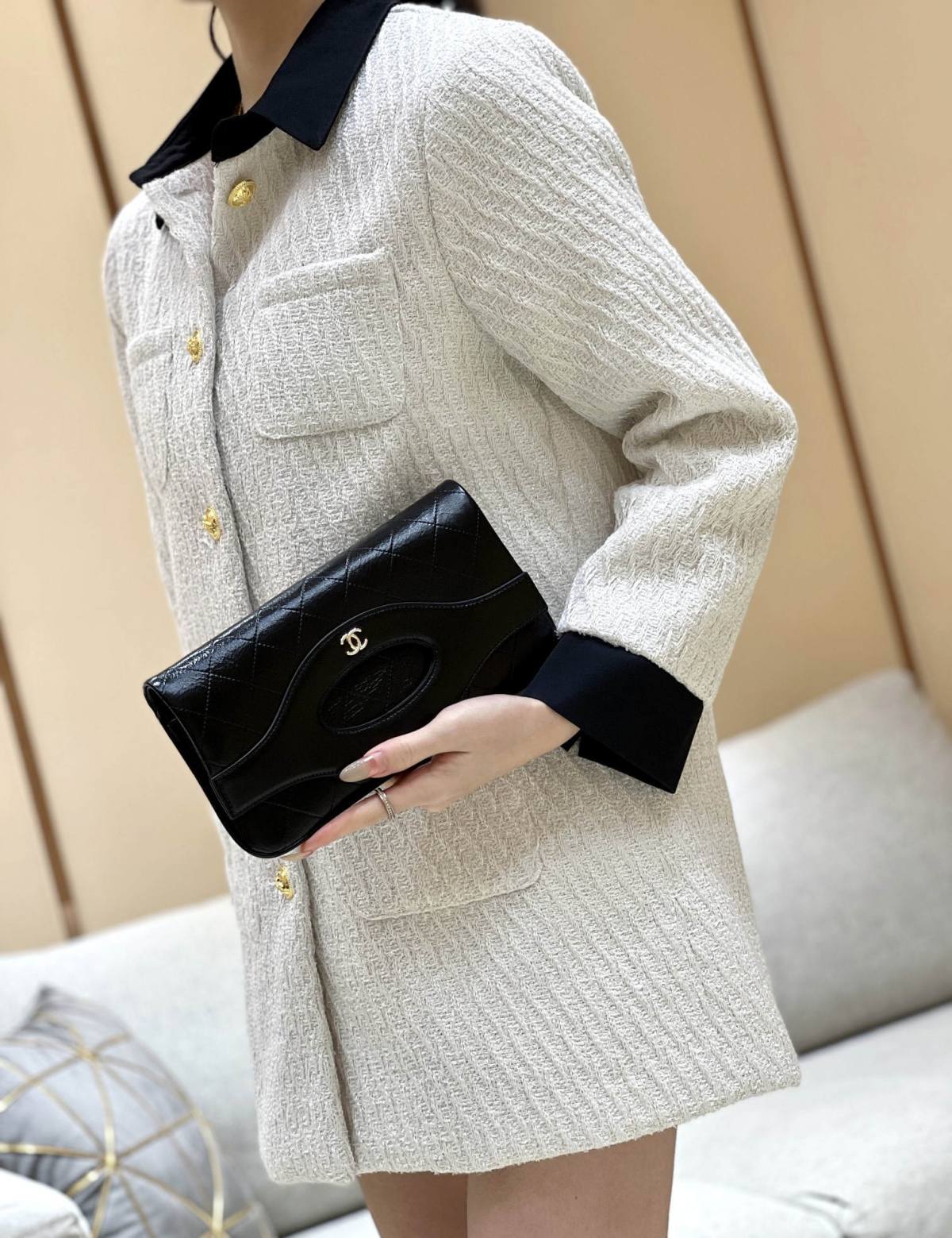 Ellebag’s Exquisite Replica of the Chanel 31 Pouch Bag: A 25cm Masterpiece with Pearl Chain and Champagne Gold Hardware(2024 Dec Updated)-Best Quality Fake Louis Vuitton Bag Online Store, Replica designer bag ru