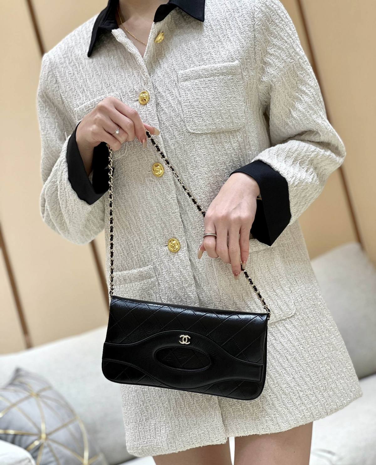 Ellebag’s Exquisite Replica of the Chanel 31 Pouch Bag: A 25cm Masterpiece with Pearl Chain and Champagne Gold Hardware(2024 Dec Updated)-Best Quality Fake Louis Vuitton Bag Online Store, Replica designer bag ru