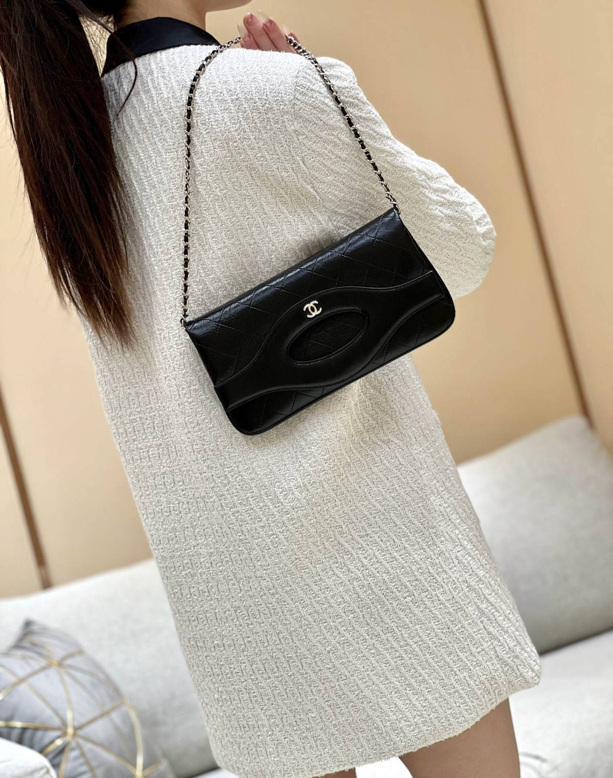 Ellebag’s Exquisite Replica of the Chanel 31 Pouch Bag: A 25cm Masterpiece with Pearl Chain and Champagne Gold Hardware(2024 Dec Updated)-Best Quality Fake Louis Vuitton Bag Online Store, Replica designer bag ru