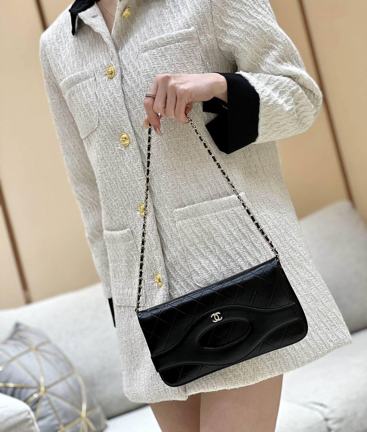 Ellebag’s Exquisite Replica of the Chanel 31 Pouch Bag: A 25cm Masterpiece with Pearl Chain and Champagne Gold Hardware(2024 Dec Updated)-Best Quality Fake Louis Vuitton Bag Online Store, Replica designer bag ru