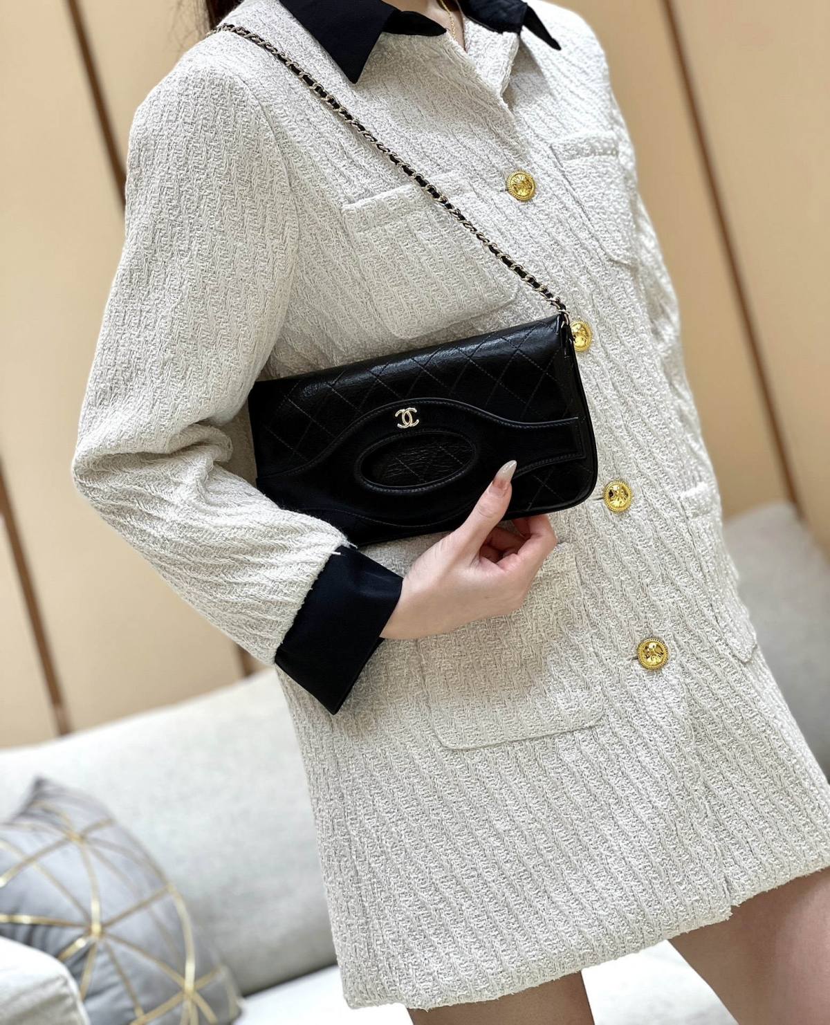 Ellebag’s Exquisite Replica of the Chanel 31 Pouch Bag: A 25cm Masterpiece with Pearl Chain and Champagne Gold Hardware(2024 Dec Updated)-Best Quality Fake Louis Vuitton Bag Online Store, Replica designer bag ru