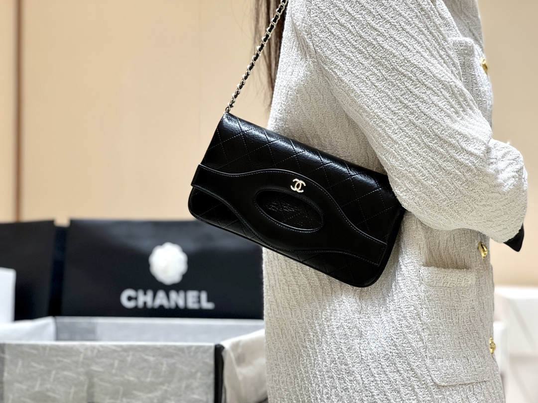 Ellebag’s Exquisite Replica of the Chanel 31 Pouch Bag: A 25cm Masterpiece with Pearl Chain and Champagne Gold Hardware(2024 Dec Updated)-Best Quality Fake Louis Vuitton Bag Online Store, Replica designer bag ru