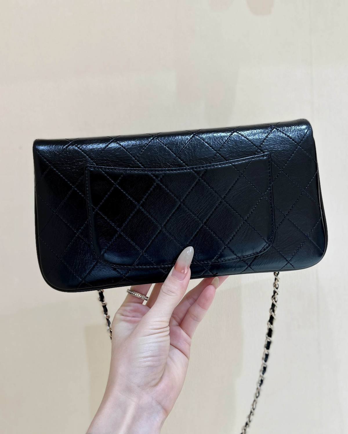 Ellebag’s Exquisite Replica of the Chanel 31 Pouch Bag: A 25cm Masterpiece with Pearl Chain and Champagne Gold Hardware(2024 Dec Updated)-Best Quality Fake Louis Vuitton Bag Online Store, Replica designer bag ru