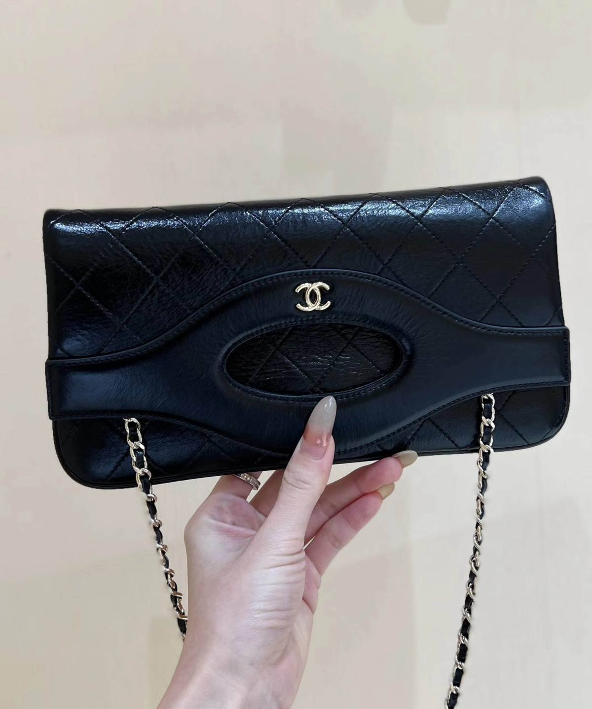 Ellebag’s Exquisite Replica of the Chanel 31 Pouch Bag: A 25cm Masterpiece with Pearl Chain and Champagne Gold Hardware(2024 Dec Updated)-Best Quality Fake Louis Vuitton Bag Online Store, Replica designer bag ru