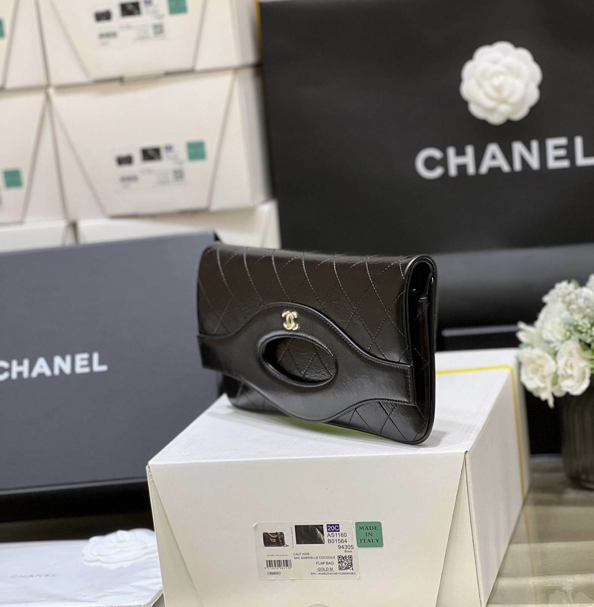 Ellebag’s Exquisite Replica of the Chanel 31 Pouch Bag: A 25cm Masterpiece with Pearl Chain and Champagne Gold Hardware(2024 Dec Updated)-Best Quality Fake Louis Vuitton Bag Online Store, Replica designer bag ru