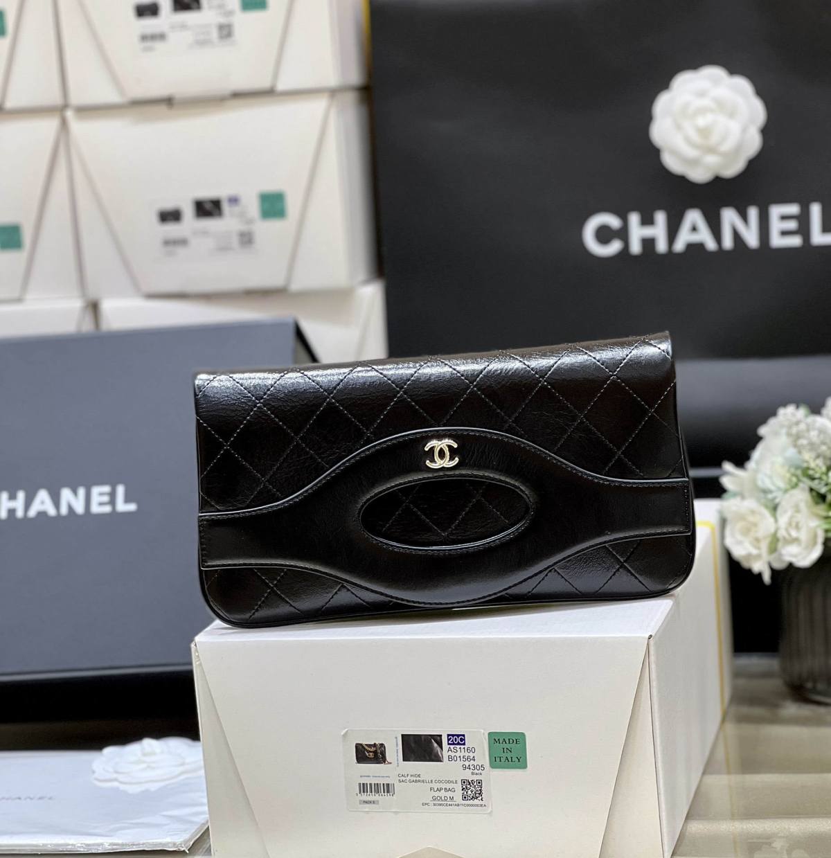 Ellebag’s Exquisite Replica of the Chanel 31 Pouch Bag: A 25cm Masterpiece with Pearl Chain and Champagne Gold Hardware(2024 Dec Updated)-Best Quality Fake Louis Vuitton Bag Online Store, Replica designer bag ru