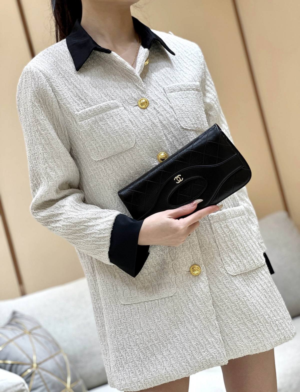 Ellebag’s Exquisite Replica of the Chanel 31 Pouch Bag: A 25cm Masterpiece with Pearl Chain and Champagne Gold Hardware(2024 Dec Updated)-Best Quality Fake Louis Vuitton Bag Online Store, Replica designer bag ru