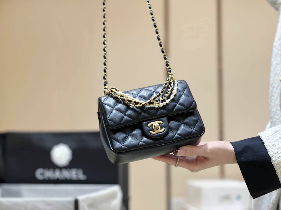 Ellebag’s Exquisite Replica of the Chanel Mini Flap Bag with Pearl Chain: A 17cm Light Beige Lambskin Masterpiece(2024 Dec Updated)-Pangalusna kualitas palsu Louis Vuitton Kantong Toko Online, Replica desainer kantong ru