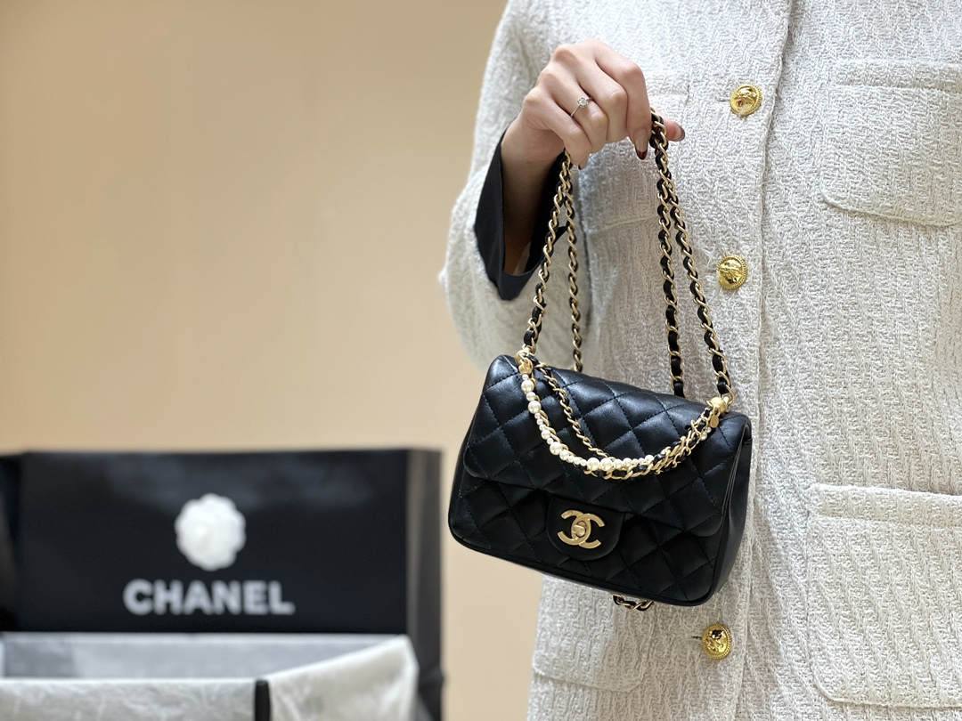 Ellebag’s Exquisite Replica of the Chanel Mini Flap Bag with Pearl Chain: A 17cm Light Beige Lambskin Masterpiece(2024 Dec Updated)-Best Quality Fake Louis Vuitton Bag Online Store, Replica designer bag ru