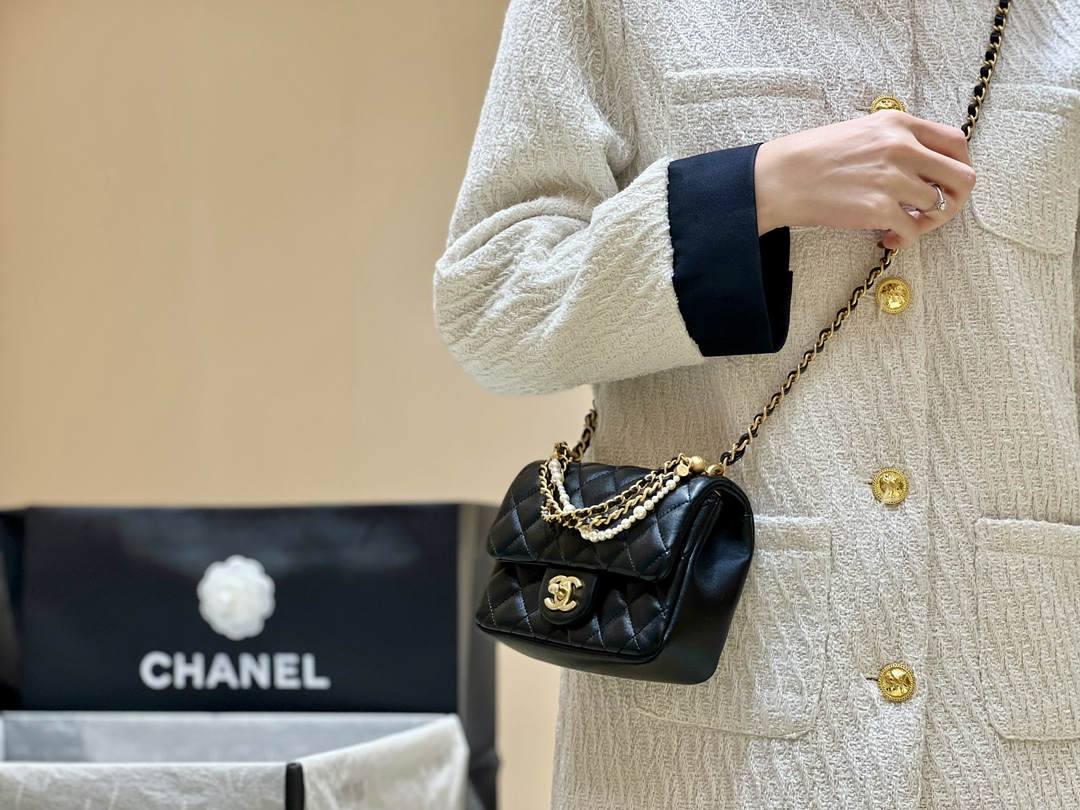 Ellebag’s Exquisite Replica of the Chanel Mini Flap Bag with Pearl Chain: A 17cm Light Beige Lambskin Masterpiece(2024 Dec Updated)-Best Quality Fake Louis Vuitton Bag Online Store, Replica designer bag ru