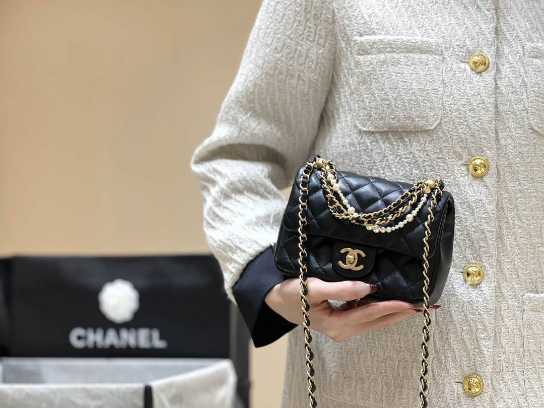 Ellebag’s Exquisite Replica of the Chanel Mini Flap Bag with Pearl Chain: A 17cm Light Beige Lambskin Masterpiece(2024 Dec Updated)-Best Quality Fake Louis Vuitton Bag Online Store, Replica designer bag ru