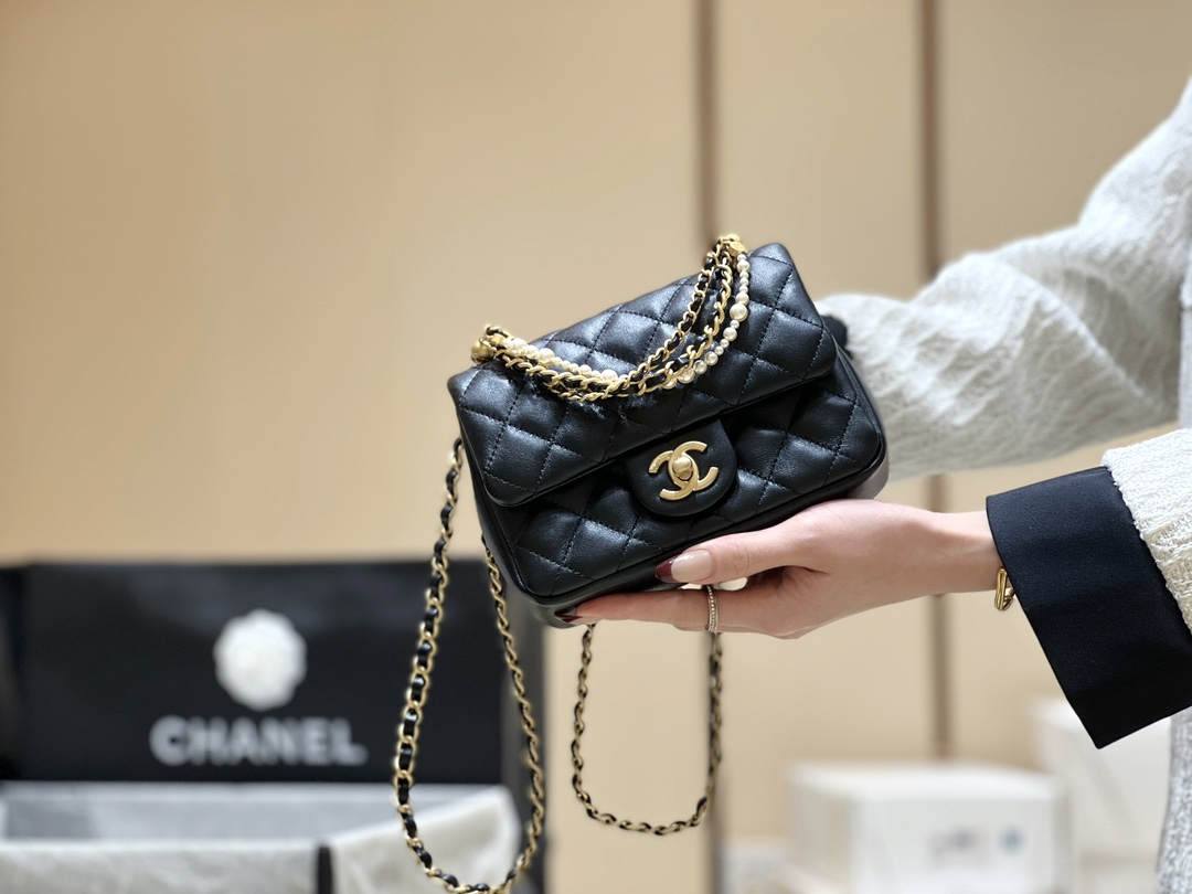 Ellebag’s Exquisite Replica of the Chanel Mini Flap Bag with Pearl Chain: A 17cm Light Beige Lambskin Masterpiece(2024 Dec Updated)-Best Quality Fake Louis Vuitton Bag Online Store, Replica designer bag ru