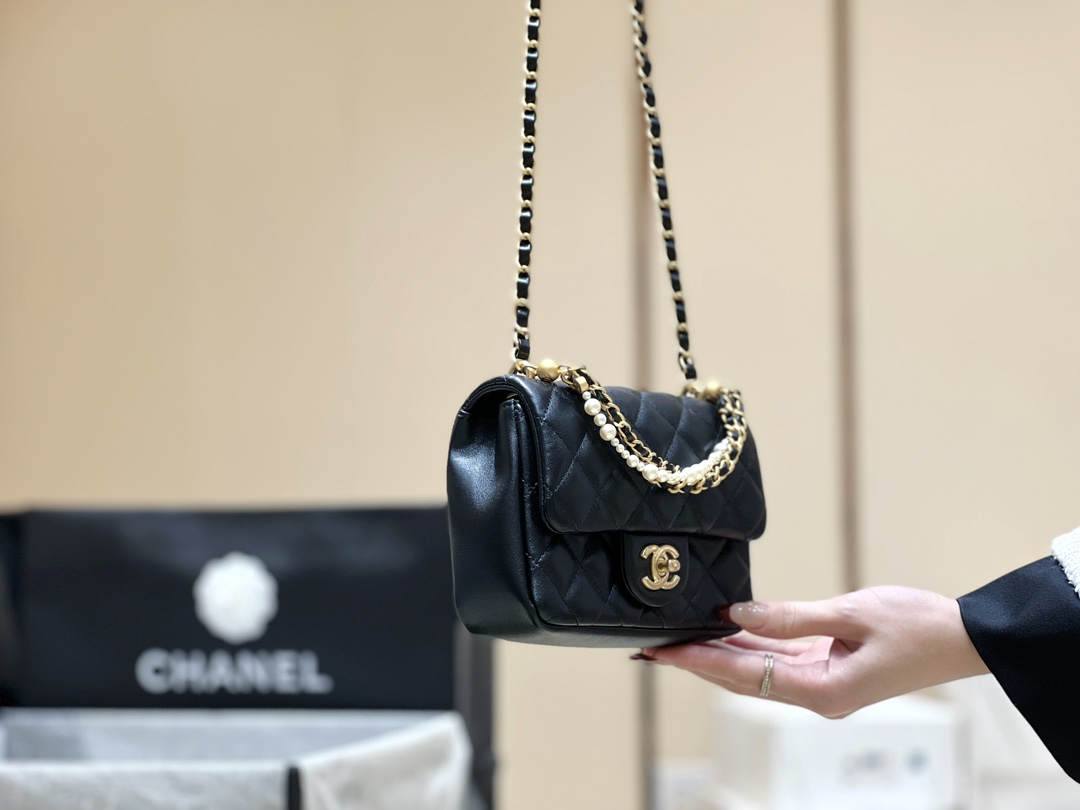 Ellebag’s Exquisite Replica of the Chanel Mini Flap Bag with Pearl Chain: A 17cm Light Beige Lambskin Masterpiece(2024 Dec Updated)-Best Quality Fake Louis Vuitton Bag Online Store, Replica designer bag ru