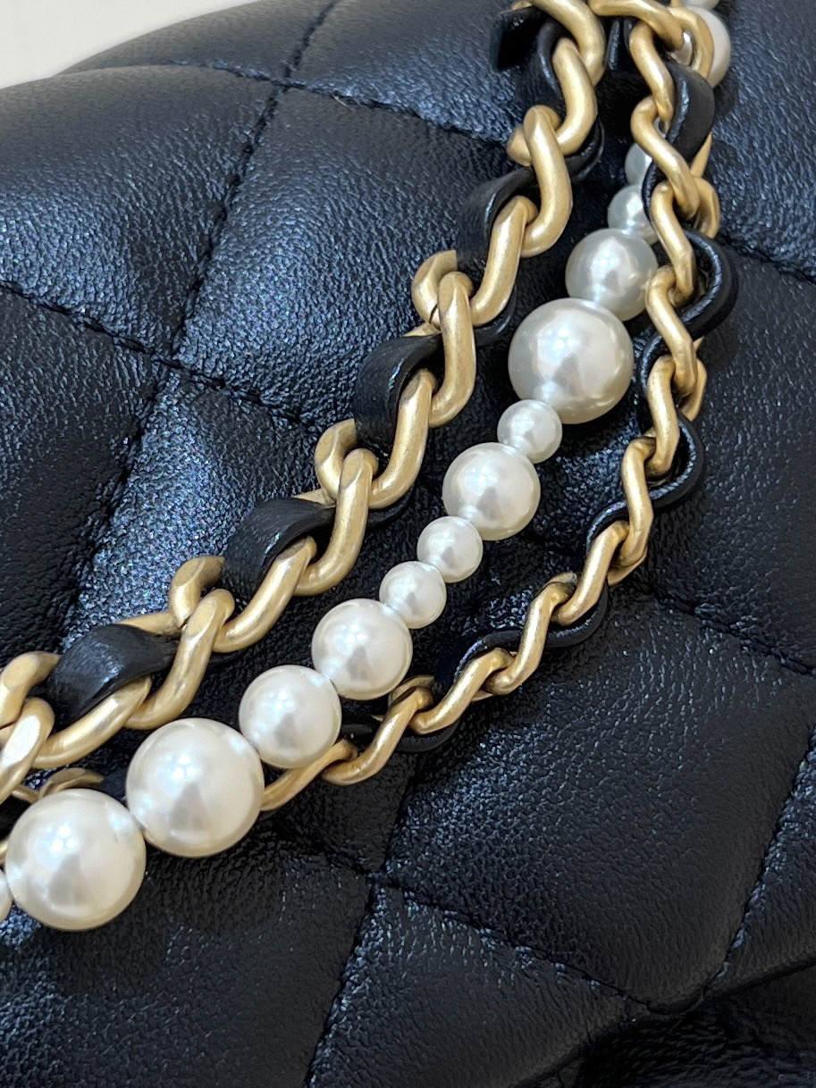 Ellebag’s Exquisite Replica of the Chanel Mini Flap Bag with Pearl Chain: A 17cm Light Beige Lambskin Masterpiece(2024 Dec Updated)-Pangalusna kualitas palsu Louis Vuitton Kantong Toko Online, Replica desainer kantong ru