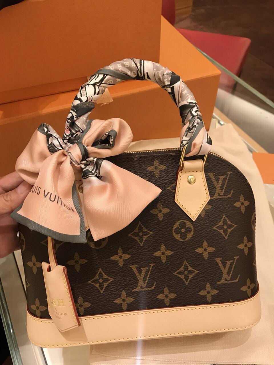 Ellebag’s 1:1 Replica of Louis Vuitton M53152 Alma BB: A Masterclass in Craftsmanship and Timeless Design(2024 Dec Updated)-Best Quality Fake Louis Vuitton Bag Online Store, Replica designer bag ru