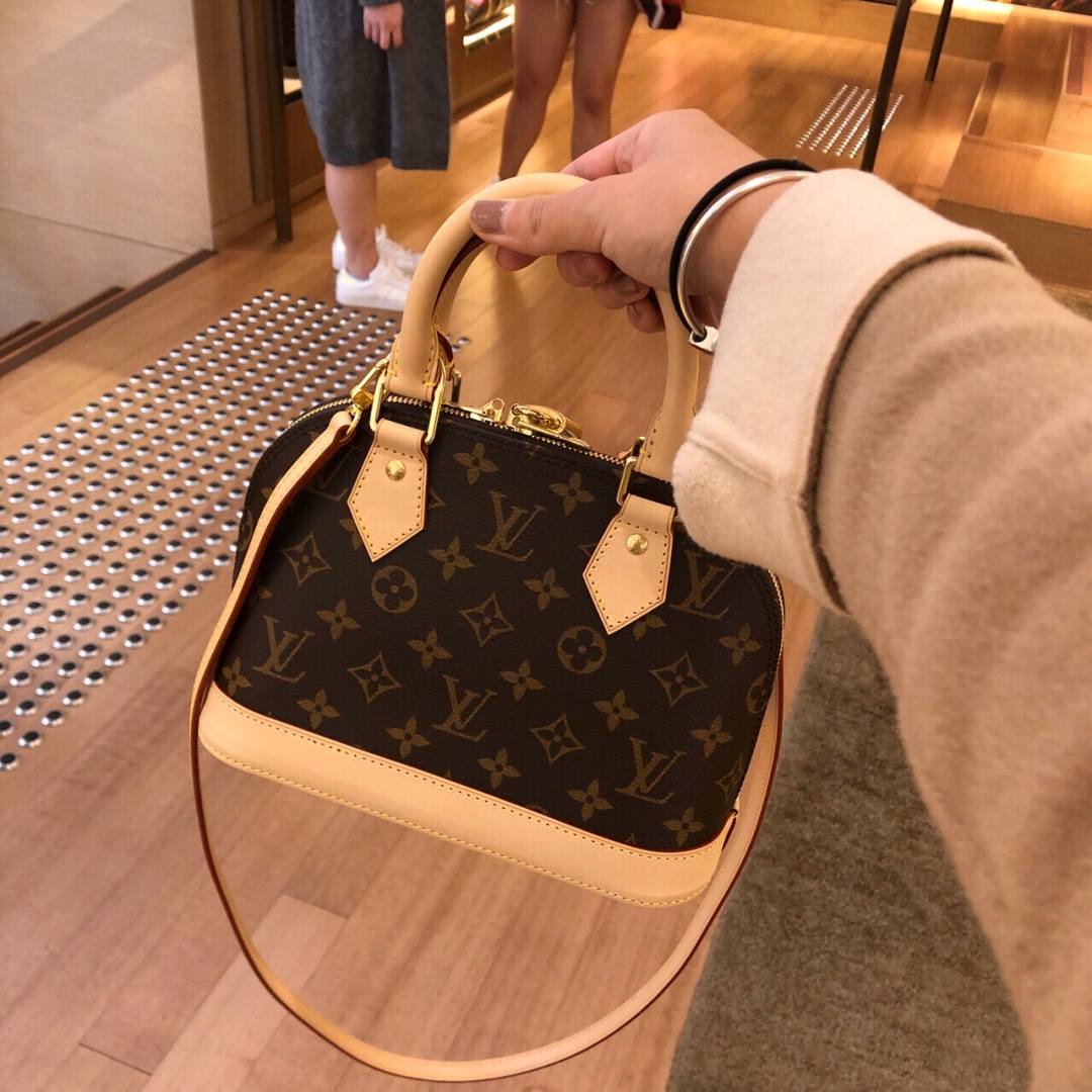 Ellebag’s 1:1 Replica of Louis Vuitton M53152 Alma BB: A Masterclass in Craftsmanship and Timeless Design(2024 Dec Updated)-Best Quality Fake Louis Vuitton Bag Online Store, Replica designer bag ru