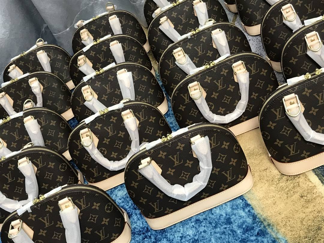 Ellebag’s 1:1 Replica of Louis Vuitton M53152 Alma BB: A Masterclass in Craftsmanship and Timeless Design(2024 Dec Updated)-Best Quality Fake Louis Vuitton Bag Online Store, Replica designer bag ru