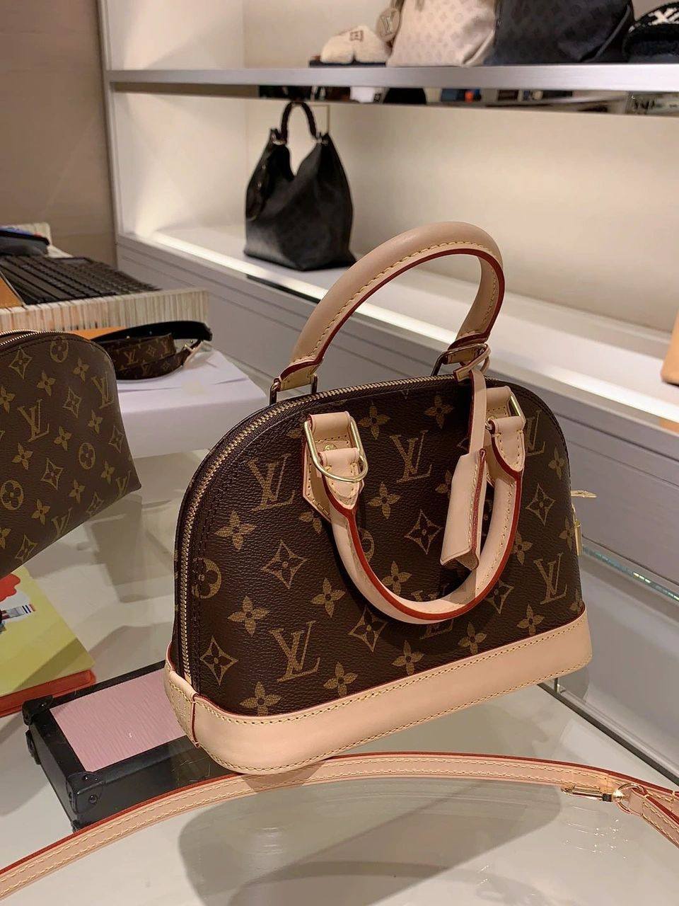 Ellebag’s 1:1 Replica of Louis Vuitton M53152 Alma BB: A Masterclass in Craftsmanship and Timeless Design(2024 Dec Updated)-Best Quality Fake Louis Vuitton Bag Online Store, Replica designer bag ru