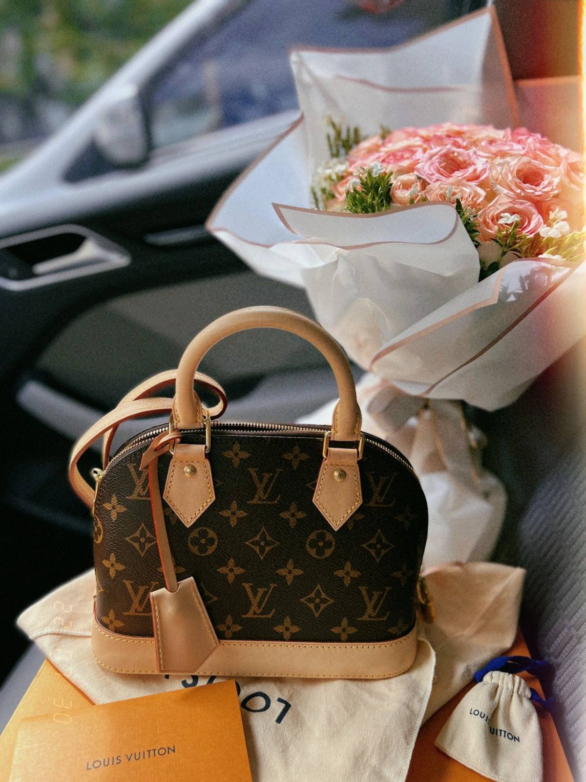 Ellebag’s 1:1 Replica of Louis Vuitton M53152 Alma BB: A Masterclass in Craftsmanship and Timeless Design(2024 Dec Updated)-Best Quality Fake Louis Vuitton Bag Online Store, Replica designer bag ru