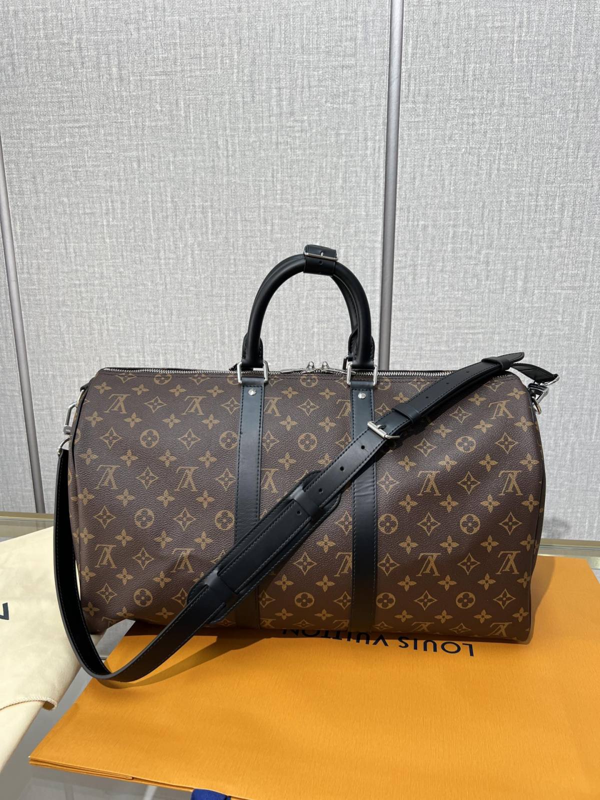 Ellebag’s 1:1 Replica of Louis Vuitton M56711 Keepall Bandoulière 45 – Mastering Travel Luxury(2024 Dec Updated)-Best Quality Fake Louis Vuitton Bag Online Store, Replica designer bag ru