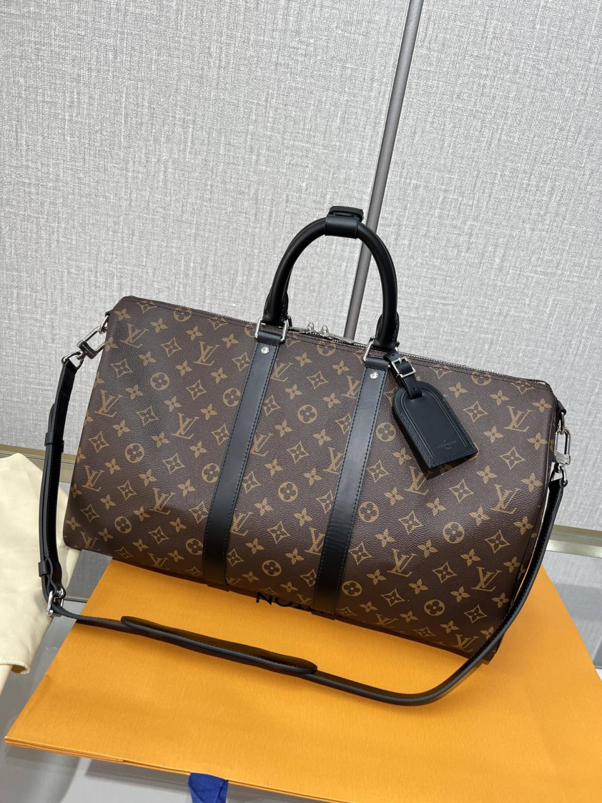 Ellebag’s 1:1 Replica of Louis Vuitton M56711 Keepall Bandoulière 45 – Mastering Travel Luxury(2024 Dec Updated)-Best Quality Fake Louis Vuitton Bag Online Store, Replica designer bag ru