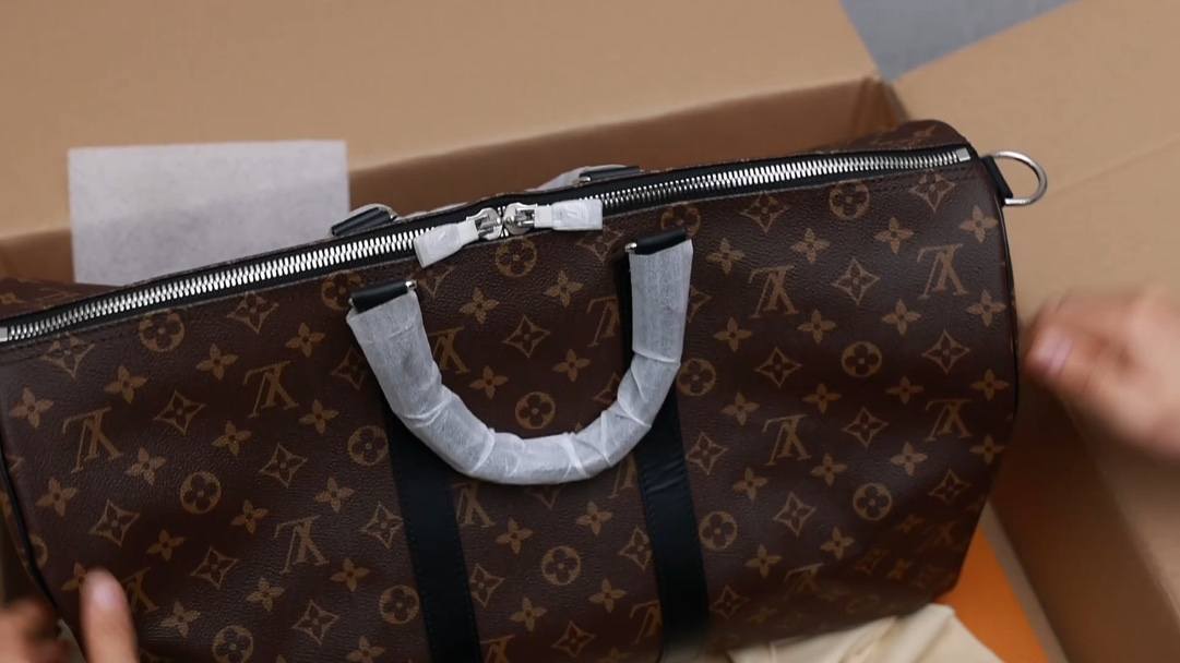 Ellebag’s 1:1 Replica of Louis Vuitton M56711 Keepall Bandoulière 45 – Mastering Travel Luxury(2024 Dec Updated)-Best Quality Fake Louis Vuitton Bag Online Store, Replica designer bag ru