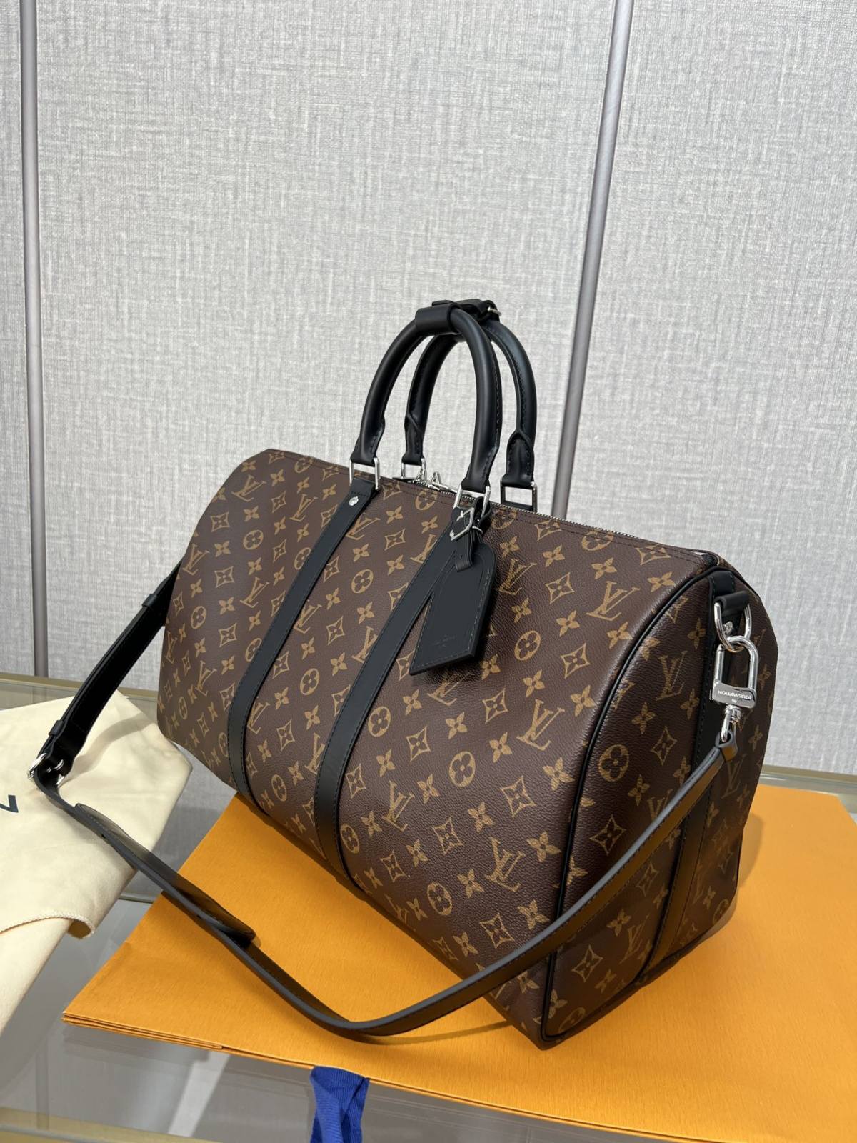 Ellebag’s 1:1 Replica of Louis Vuitton M56711 Keepall Bandoulière 45 – Mastering Travel Luxury(2024 Dec Updated)-Best Quality Fake Louis Vuitton Bag Online Store, Replica designer bag ru