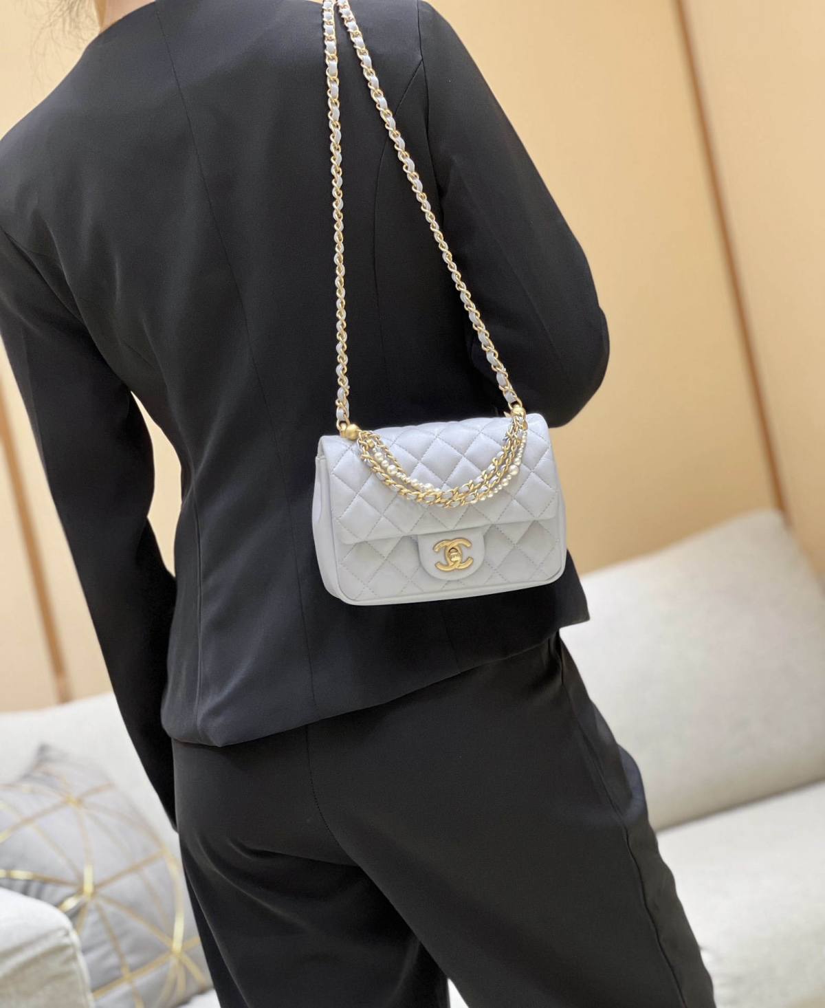 Ellebag’s Exquisite Replica of the Chanel Mini Flap Bag with Pearl Chain: A 17cm Sky Blue Lambskin Masterpiece(2024 Dec Updated)-ร้านค้าออนไลน์กระเป๋า Louis Vuitton ปลอมคุณภาพดีที่สุด, กระเป๋าออกแบบจำลอง ru