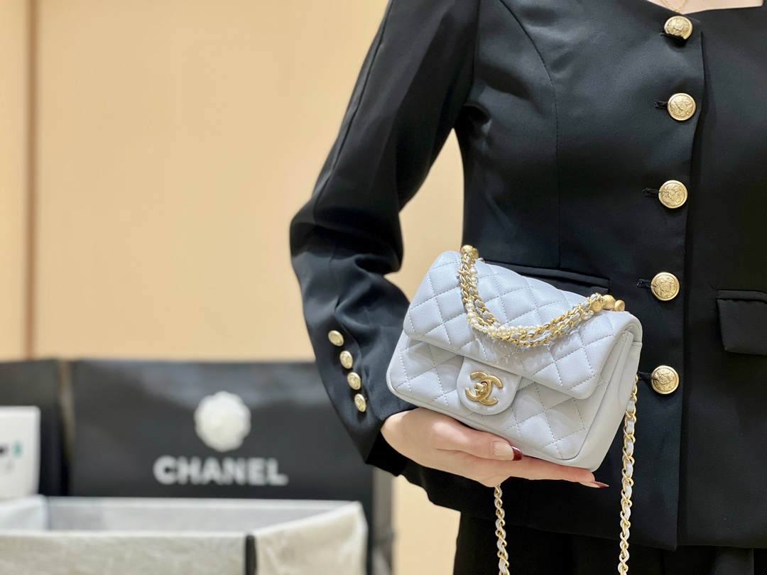 Ellebag’s Exquisite Replica of the Chanel Mini Flap Bag with Pearl Chain: A 17cm Sky Blue Lambskin Masterpiece(2024 Dec Updated)-ร้านค้าออนไลน์กระเป๋า Louis Vuitton ปลอมคุณภาพดีที่สุด, กระเป๋าออกแบบจำลอง ru