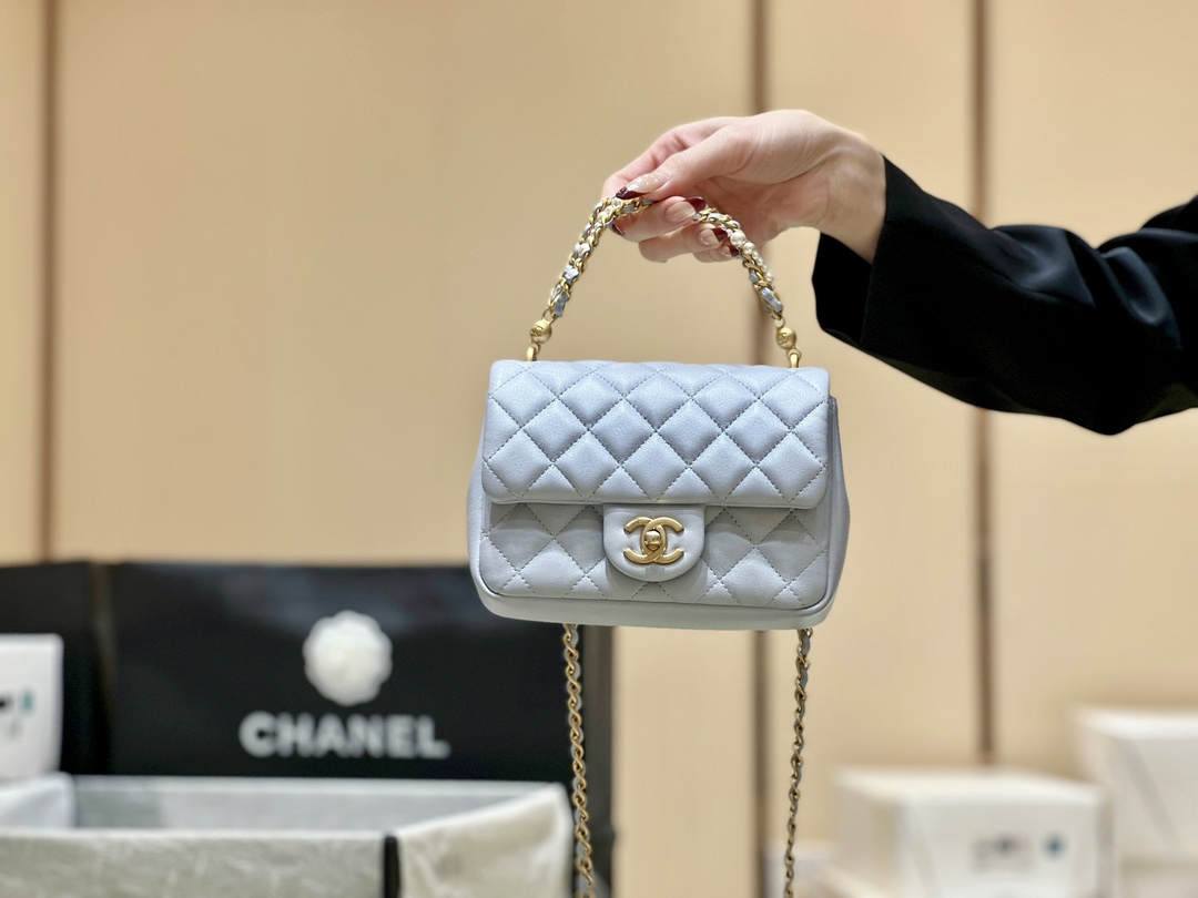 Ellebag’s Exquisite Replica of the Chanel Mini Flap Bag with Pearl Chain: A 17cm Sky Blue Lambskin Masterpiece(2024 Dec Updated)-ร้านค้าออนไลน์กระเป๋า Louis Vuitton ปลอมคุณภาพดีที่สุด, กระเป๋าออกแบบจำลอง ru