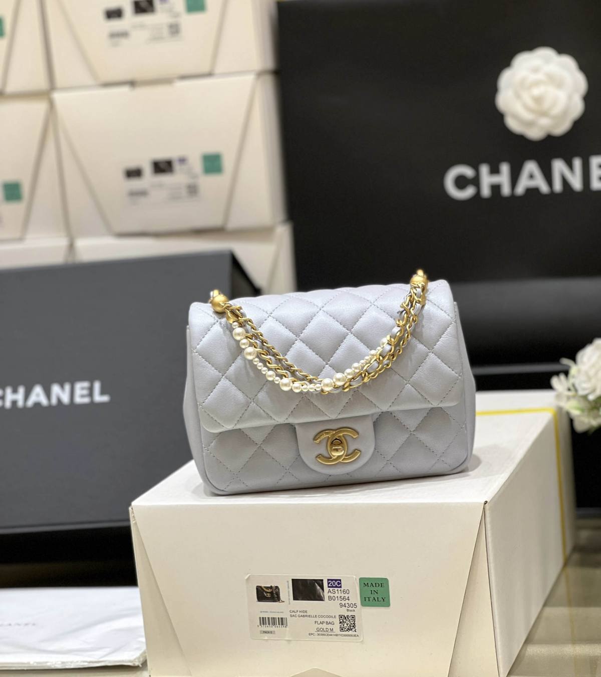 Ellebag’s Exquisite Replica of the Chanel Mini Flap Bag with Pearl Chain: A 17cm Sky Blue Lambskin Masterpiece(2024 Dec Updated)-ร้านค้าออนไลน์กระเป๋า Louis Vuitton ปลอมคุณภาพดีที่สุด, กระเป๋าออกแบบจำลอง ru