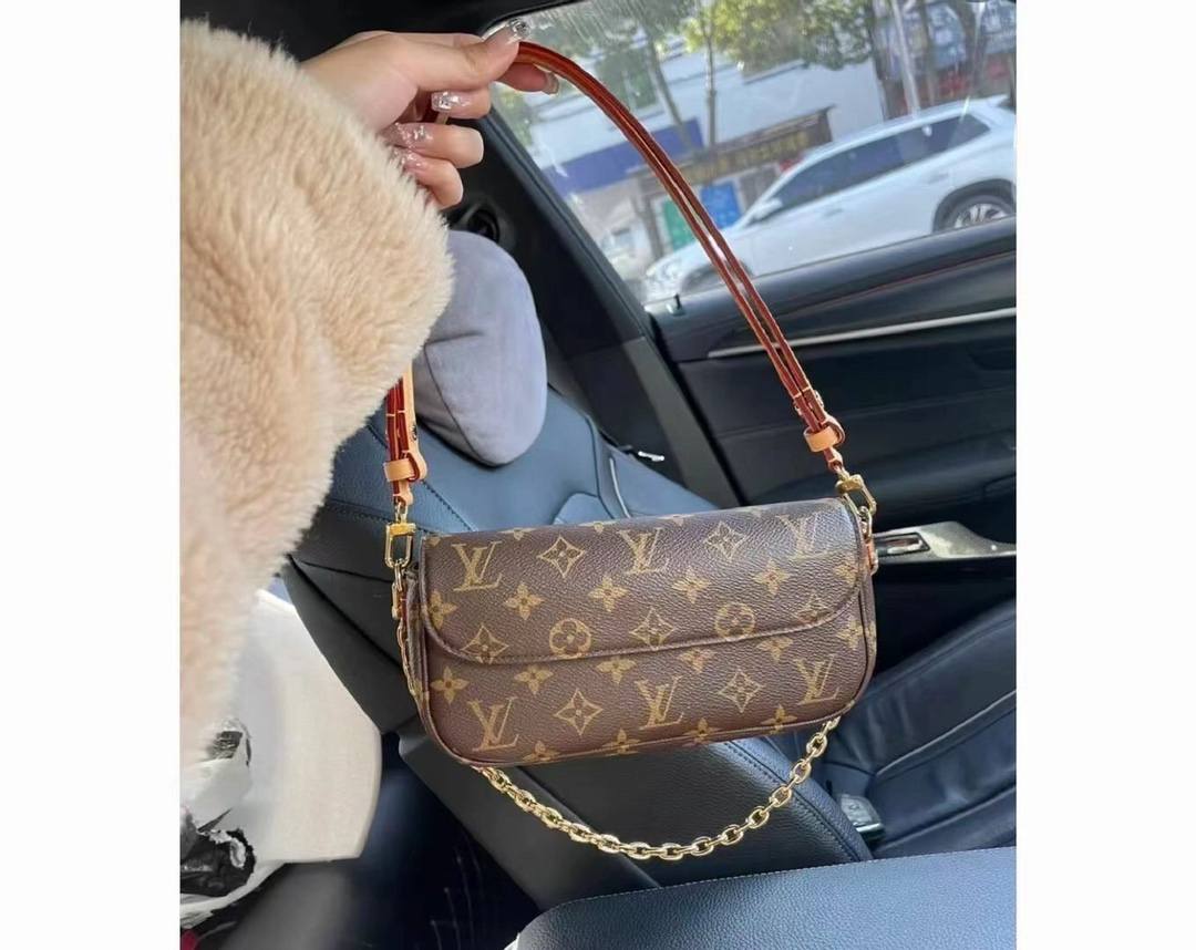 Ellebag’s 1:1 Replica of Louis Vuitton M81911 Wallet On Chain Ivy Handbag(2024 Dec Updated)-ʻOi aku ka maikaʻi o ka ʻeke Louis Vuitton ʻeke hoʻopunipuni ma ka hale kūʻai pūnaewele, ʻeke hoʻolālā kope ru