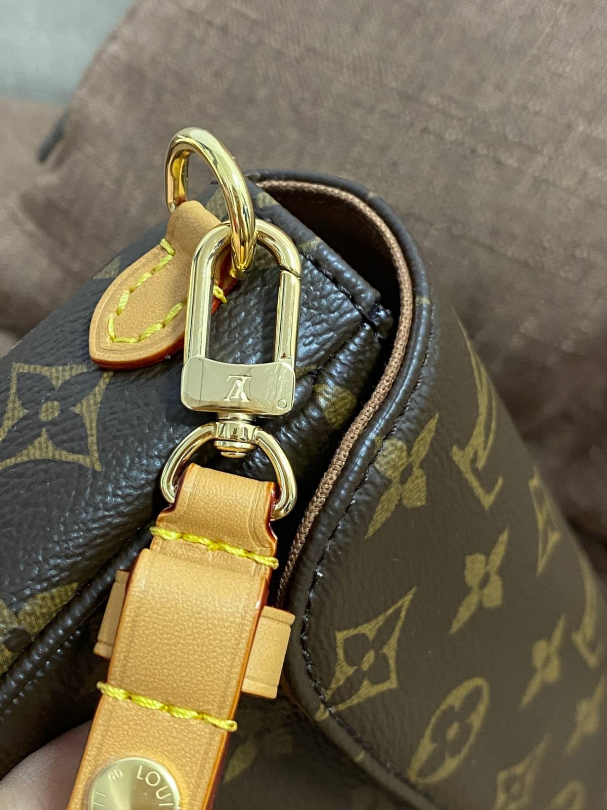 Ellebag’s 1:1 Replica of Louis Vuitton M81911 Wallet On Chain Ivy Handbag(2024 Dec Updated)-ʻOi aku ka maikaʻi o ka ʻeke Louis Vuitton ʻeke hoʻopunipuni ma ka hale kūʻai pūnaewele, ʻeke hoʻolālā kope ru