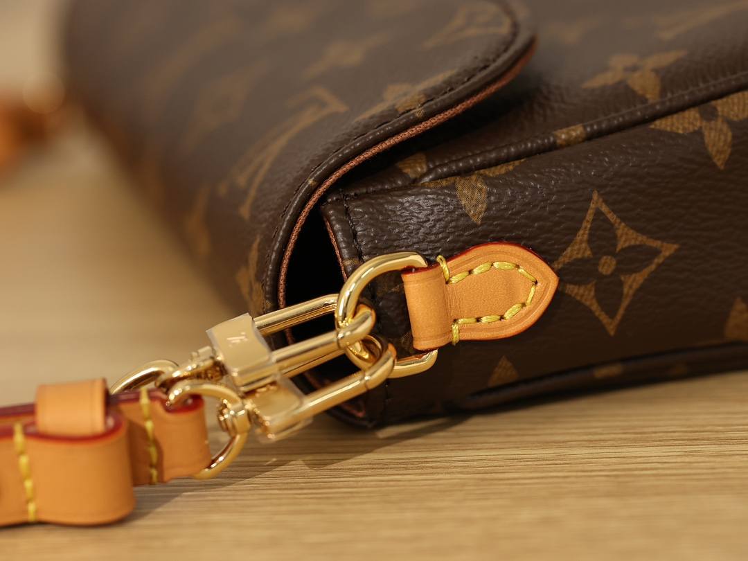 Ellebag’s 1:1 Replica of Louis Vuitton M81911 Wallet On Chain Ivy Handbag(2024 Dec Updated)-ʻOi aku ka maikaʻi o ka ʻeke Louis Vuitton ʻeke hoʻopunipuni ma ka hale kūʻai pūnaewele, ʻeke hoʻolālā kope ru