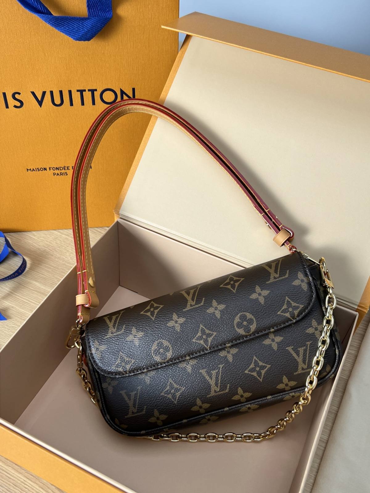 Ellebag’s 1:1 Replica of Louis Vuitton M81911 Wallet On Chain Ivy Handbag(2024 Dec Updated)-ʻOi aku ka maikaʻi o ka ʻeke Louis Vuitton ʻeke hoʻopunipuni ma ka hale kūʻai pūnaewele, ʻeke hoʻolālā kope ru