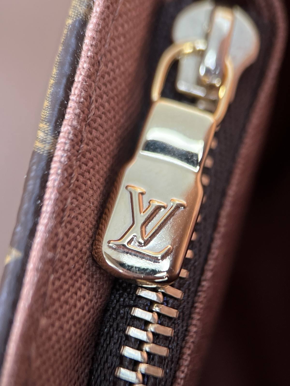 Ellebag’s 1:1 Replica of Louis Vuitton M81911 Wallet On Chain Ivy Handbag(2024 Dec Updated)-ʻOi aku ka maikaʻi o ka ʻeke Louis Vuitton ʻeke hoʻopunipuni ma ka hale kūʻai pūnaewele, ʻeke hoʻolālā kope ru