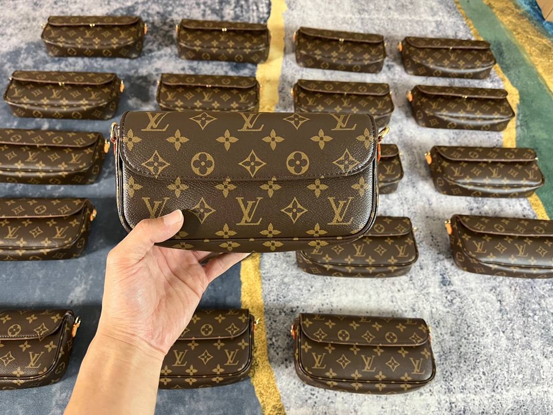 Ellebag’s 1:1 Replica of Louis Vuitton M81911 Wallet On Chain Ivy Handbag(2024 Dec Updated)-ʻOi aku ka maikaʻi o ka ʻeke Louis Vuitton ʻeke hoʻopunipuni ma ka hale kūʻai pūnaewele, ʻeke hoʻolālā kope ru