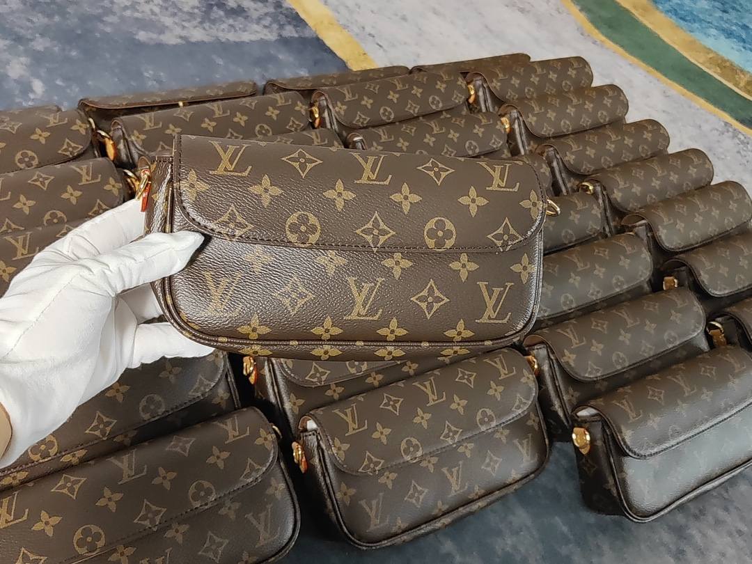 Ellebag’s 1:1 Replica of Louis Vuitton M81911 Wallet On Chain Ivy Handbag(2024 Dec Updated)-ʻOi aku ka maikaʻi o ka ʻeke Louis Vuitton ʻeke hoʻopunipuni ma ka hale kūʻai pūnaewele, ʻeke hoʻolālā kope ru