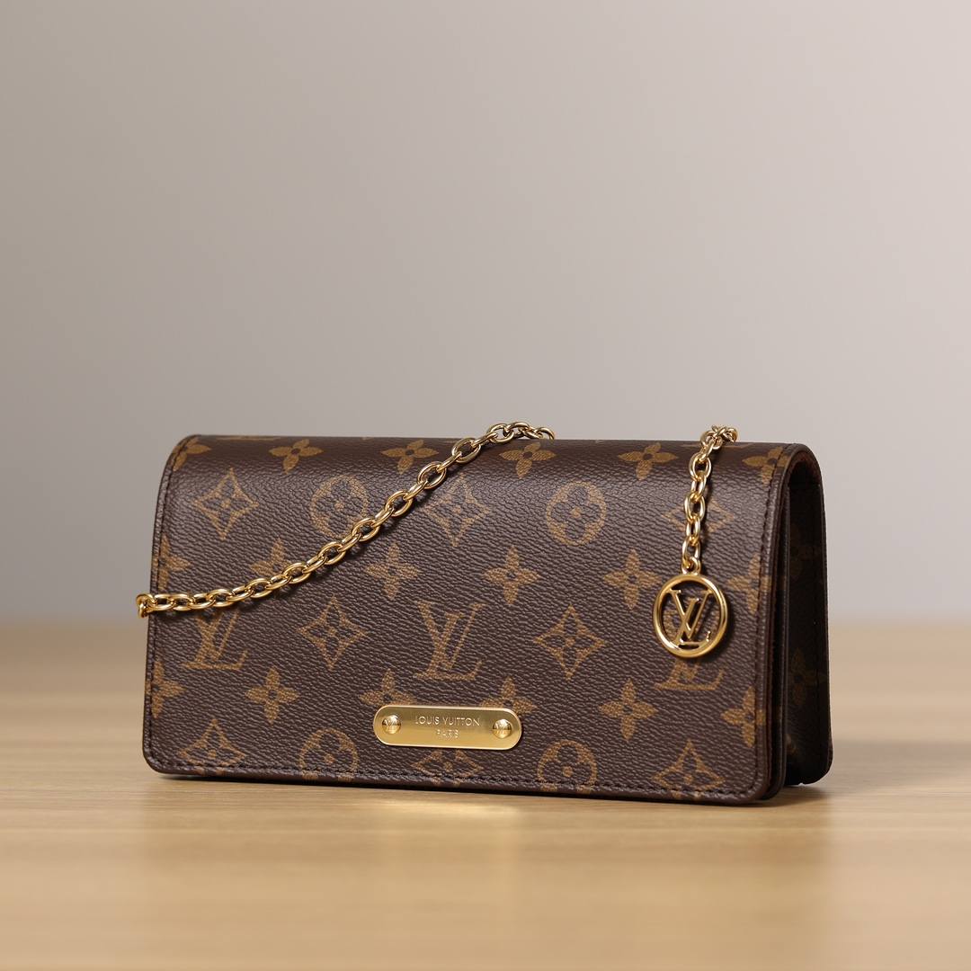 Ellebag’s 1:1 Replica of Louis Vuitton M82509 Wallet On Chain Lily: Craftsmanship and Timeless Elegance(2024 Dec Updated)-ʻOi aku ka maikaʻi o ka ʻeke Louis Vuitton ʻeke hoʻopunipuni ma ka hale kūʻai pūnaewele, ʻeke hoʻolālā kope ru