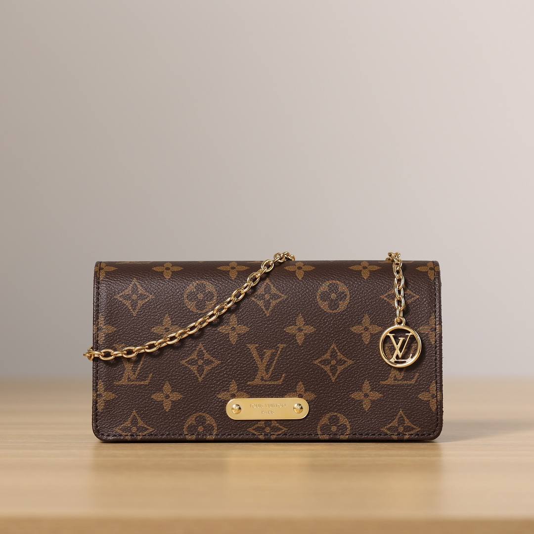 Ellebag’s 1:1 Replica of Louis Vuitton M82509 Wallet On Chain Lily: Craftsmanship and Timeless Elegance(2024 Dec Updated)-ʻOi aku ka maikaʻi o ka ʻeke Louis Vuitton ʻeke hoʻopunipuni ma ka hale kūʻai pūnaewele, ʻeke hoʻolālā kope ru