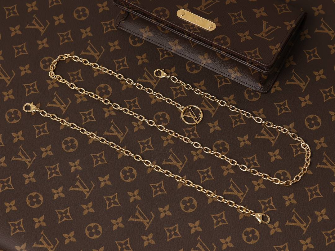 Ellebag’s 1:1 Replica of Louis Vuitton M82509 Wallet On Chain Lily: Craftsmanship and Timeless Elegance(2024 Dec Updated)-ʻOi aku ka maikaʻi o ka ʻeke Louis Vuitton ʻeke hoʻopunipuni ma ka hale kūʻai pūnaewele, ʻeke hoʻolālā kope ru